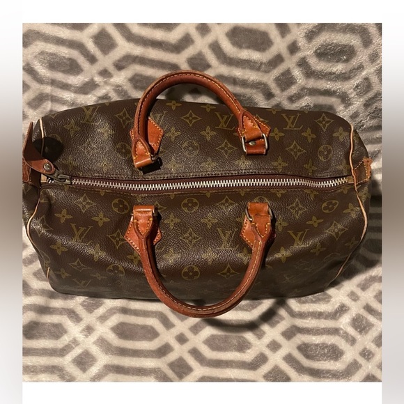 Louis Vuitton Speedy 35